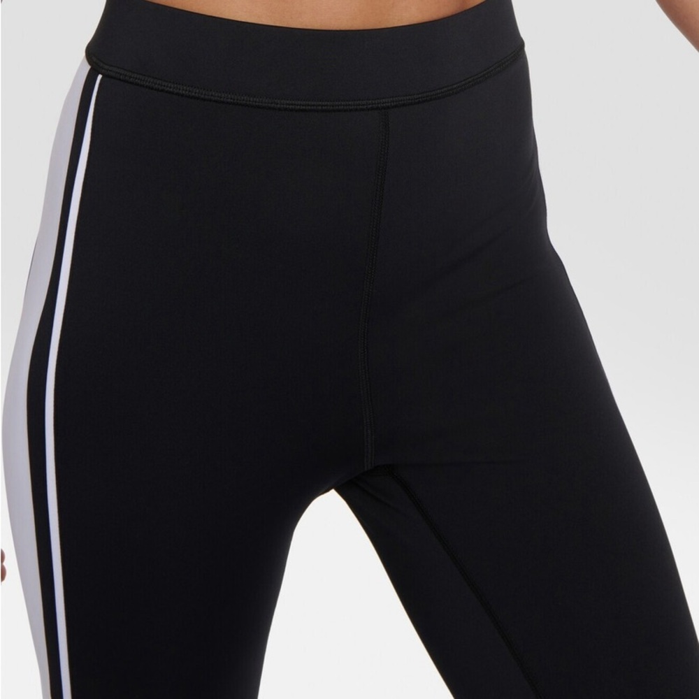 ALO Yoga Airlift Black and White High-Waist Leggings - Picture 6 of 8